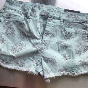 Aeropostale pineapple shorts